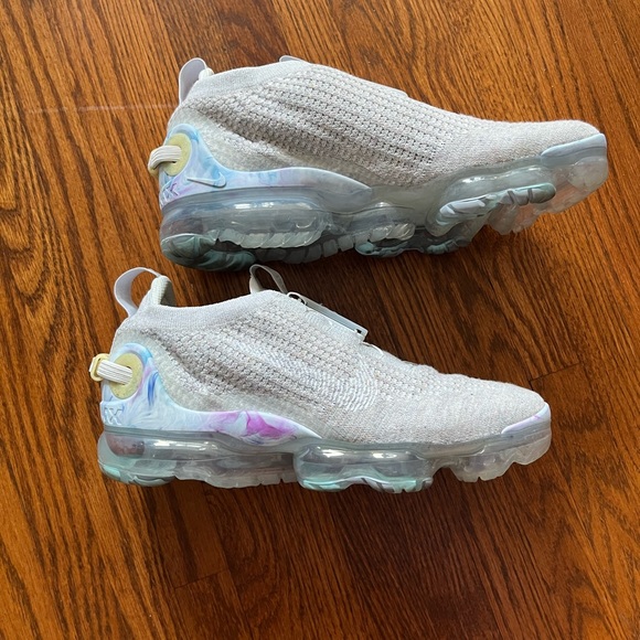 Nike Women’s VaporMax - Picture 5 of 6